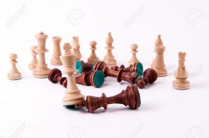 10618838-defeated-the-king-of-chess-defeat-Stock-Photo
