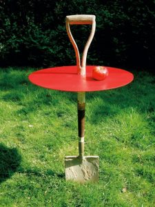 Fredrik-Paulsen-red-garden-table